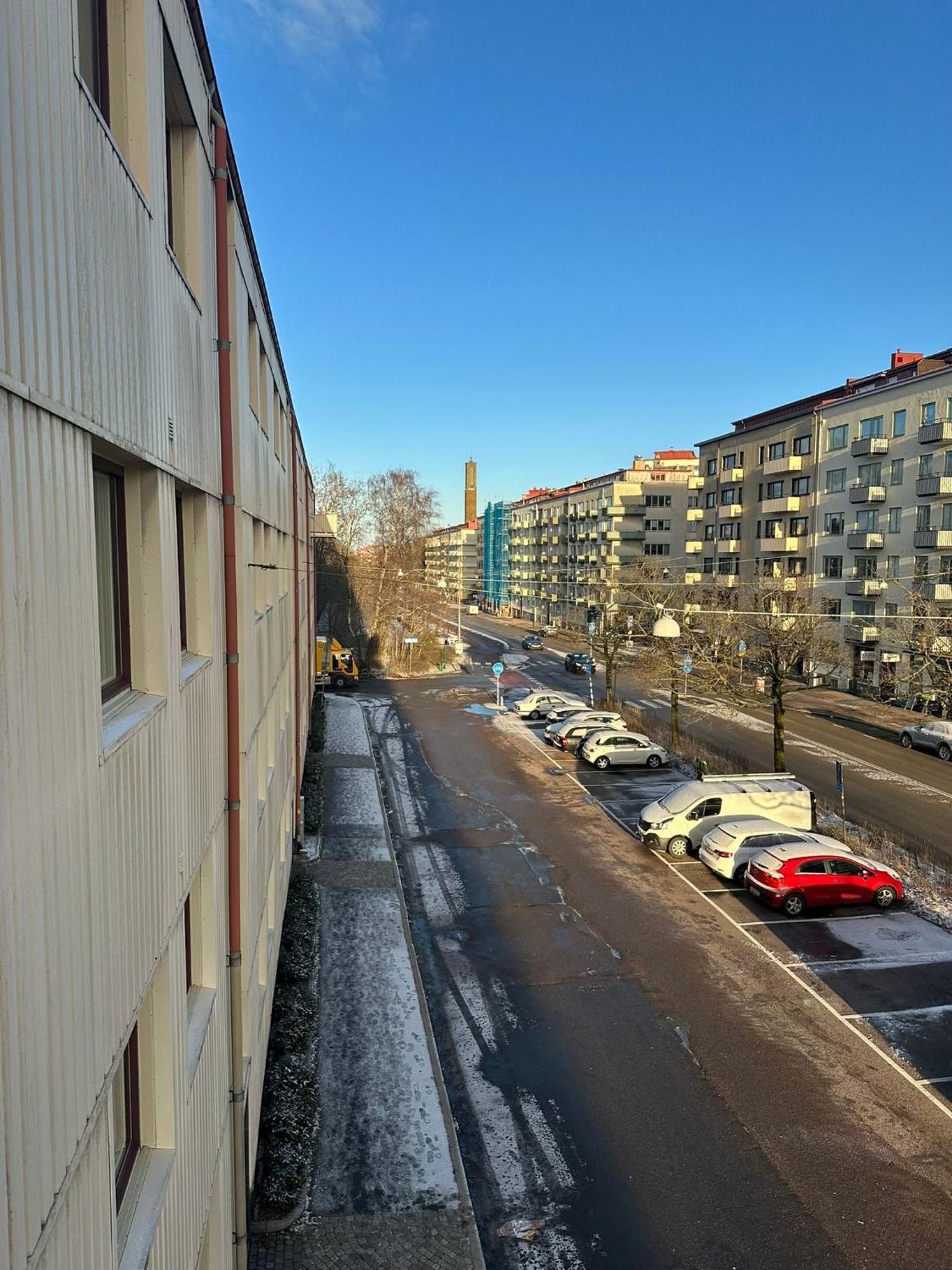 Modern Central Gothenburg Apartment With Balconies And Full Kitchen For Up To 5 Guests Buitenkant foto